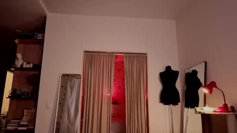 Snapshot of luciacoy chatting on 01-14-26, 05:29 Lucia online show from 01-14-26, 05:29