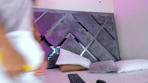 Lucia Gray online show from 10-03-25, 12:13