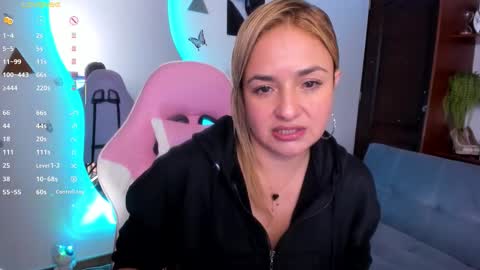 Snapshot of luciamature_ chatting on 01-08-26, 10:45 Lucia online show from 01-08-26, 10:45