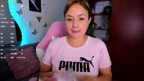 Snapshot of luciamature_ chatting on 06-22-26, 05:54 Lucia online show from 06-22-26, 05:54