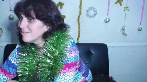 Snapshot of luciami chatting on 12-30-24, 12:11 LuciaMi online show from 12-30-24, 12:11