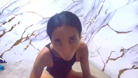 Snapshot of luciana_daza chatting on 05-17-26, 01:25 Luciana online show from 05-17-26, 01:25