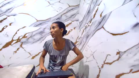 Snapshot of luciana_daza chatting on 06-02-26, 08:22 Luciana online show from 06-02-26, 08:22