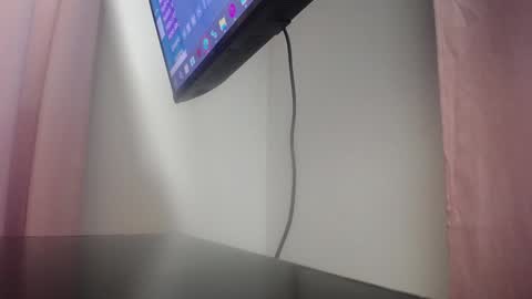 Snapshot of luciana_milf1 chatting on 12-21-24, 11:01 Luciana online show from 12-21-24, 11:01