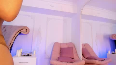 Snapshot of luciana_roa chatting on 06-07-26, 02:32 Luciana online show from 06-07-26, 02:32