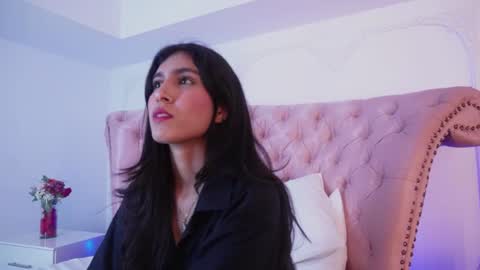 Snapshot of luciana_roa chatting on 07-19-26, 03:05 Luciana online show from 07-19-26, 03:05