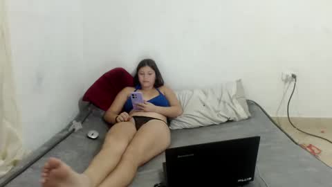 Snapshot of luciana_rober chatting on 01-12-25, 04:10 luciana_rober online show from 01-12-25, 04:10