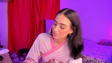 Snapshot of lucianacarter chatting on 12-18-25, 08:20 online show from 12-18-25, 08:20