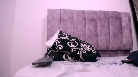 Snapshot of lucianahardmand chatting on 09-23-25, 06:33 lucianahardmand online show from 09-23-25, 06:33