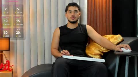 Snapshot of luciano_vitale_ chatting on 07-15-26, 11:37 Luciano online show from 07-15-26, 11:37