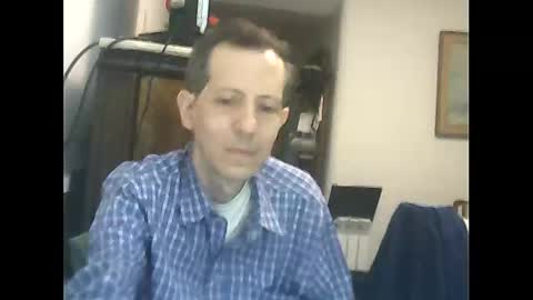 Snapshot of lucianoaxel chatting on 01-08-26, 02:25 Luciano online show from 01-08-26, 02:25