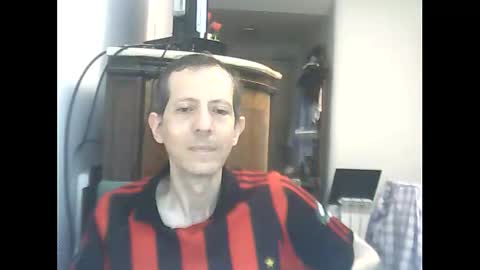 Snapshot of lucianoaxel chatting on 02-11-26, 01:32 Luciano online show from 02-11-26, 01:32