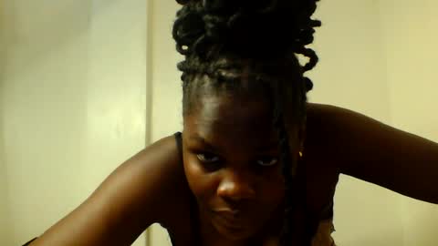 Snapshot of luciaresa chatting on 07-15-26, 06:02 luciaresa online show from 07-15-26, 06:02