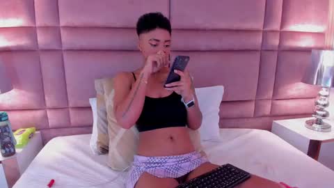  lucia wallace  online show from 03-05-25, 11:27