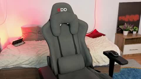 Angelok online show from 06-25-26, 04:23