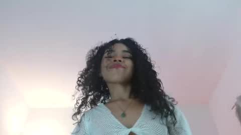 Snapshot of lucie_petite chatting on 01-12-25, 06:49 Lucie - online show from 01-12-25, 06:49