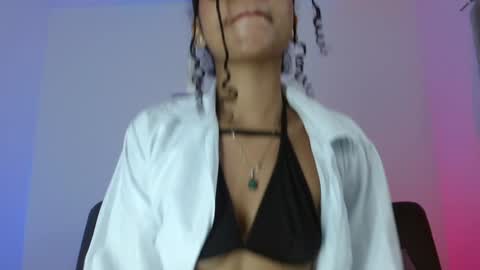 Snapshot of lucie_petite chatting on 01-23-25, 11:26 Lucie - online show from 01-23-25, 11:26