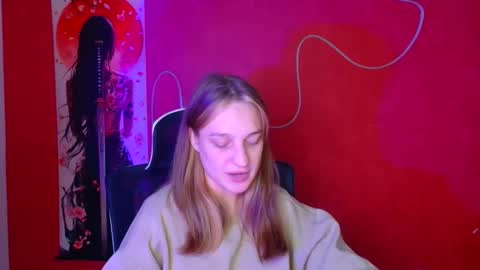 Snapshot of lucieamour_ chatting on 12-04-25, 10:40 Lucie online show from 12-04-25, 10:40