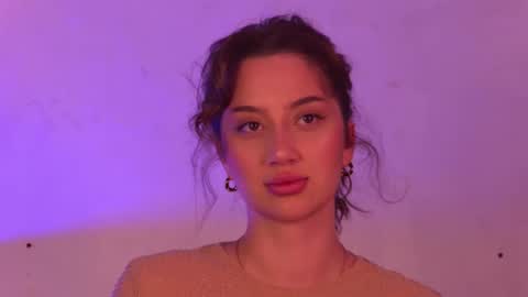 Snapshot of luciebliss chatting on 05-19-26, 06:47 Maria online show from 05-19-26, 06:47