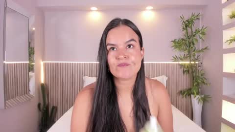 lucie online show from 04-17-26, 05:05