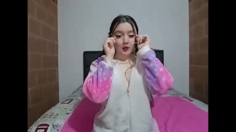 Snapshot of lucifer_y_eva chatting on 10-27-25, 10:58 Lucifer y Eva online show from 10-27-25, 10:58