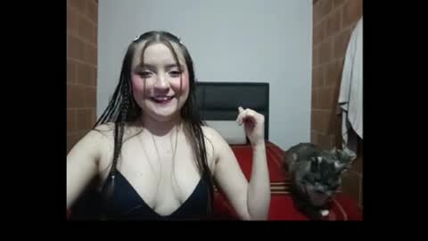 Snapshot of lucifer_y_eva chatting on 12-18-25, 01:00 Lucifer y Eva online show from 12-18-25, 01:00