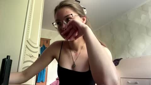 Snapshot of lucindascercy chatting on 06-15-26, 06:15 Maya online show from 06-15-26, 06:15