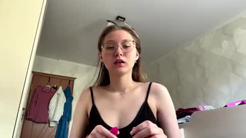 Snapshot of lucindascercy chatting on 07-02-26, 03:06 Maya online show from 07-02-26, 03:06