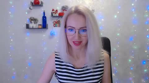 Snapshot of luckcristal chatting on 01-08-25, 02:56 Arina online show from 01-08-25, 02:56