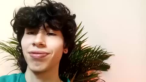 Snapshot of lucke_noor chatting on 12-22-24, 01:12 Noor online show from 12-22-24, 01:12