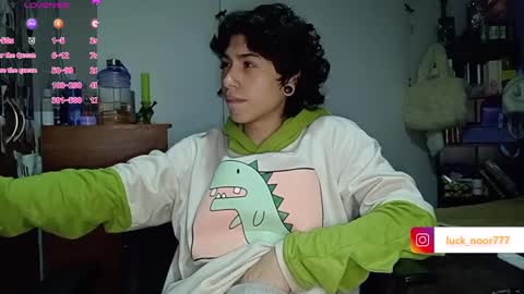 Snapshot of lucke_noor chatting on 01-02-25, 04:09 Noor online show from 01-02-25, 04:09