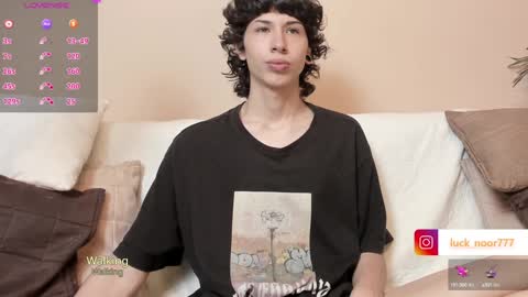 Snapshot of lucke_noor chatting on 02-04-25, 06:49 Noor online show from 02-04-25, 06:49