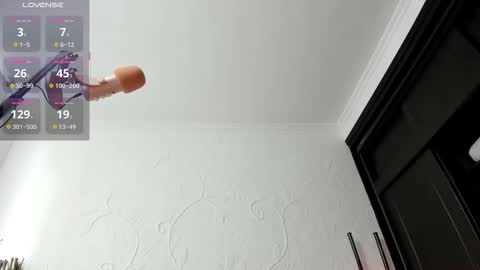 Snapshot of lucke_noor chatting on 10-16-25, 12:11 Noor online show from 10-16-25, 12:11