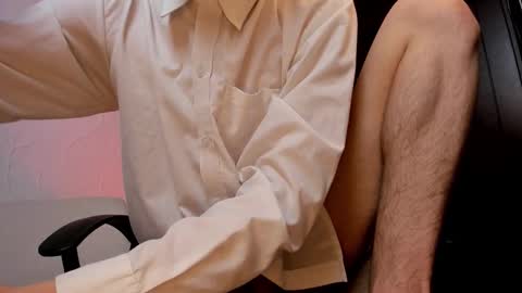 Snapshot of lucke_noor chatting on 12-23-25, 04:21 Noor online show from 12-23-25, 04:21