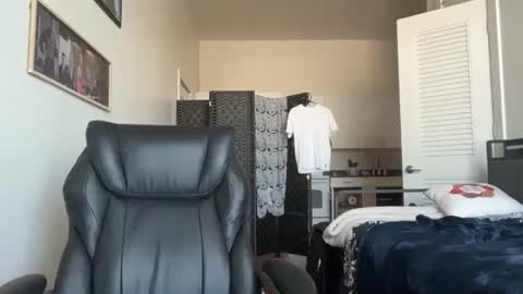 lucky_bme online show from 04-10-26, 02:33