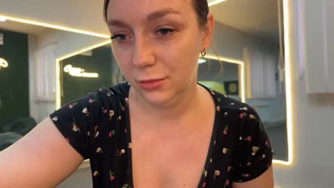 lucky_foryou_baby online show from 03-16-26, 09:46