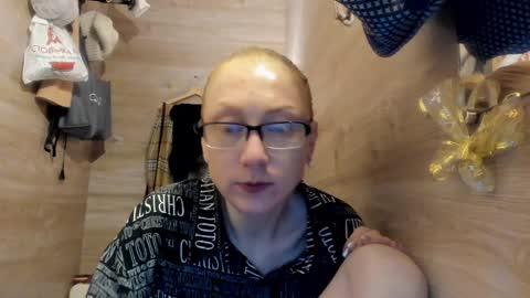 lucky_licky20 online show from 12-20-24, 04:42