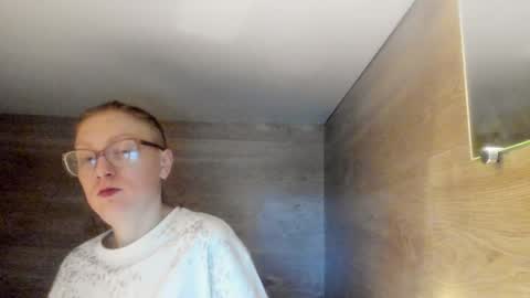 lucky_licky20 online show from 02-04-25, 04:15