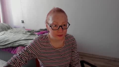 lucky_licky20 online show from 02-08-25, 04:47