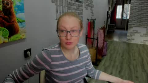 lucky_licky20 online show from 04-15-26, 01:34