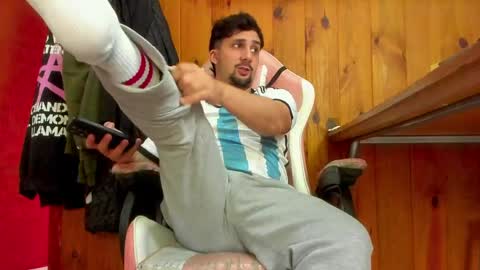 Luca  Lucky    online show from 04-08-26, 06:08