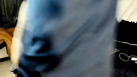 Snapshot of lucky_smith1 chatting on 01-14-26, 01:44 lucky_smith1 online show from 01-14-26, 01:44