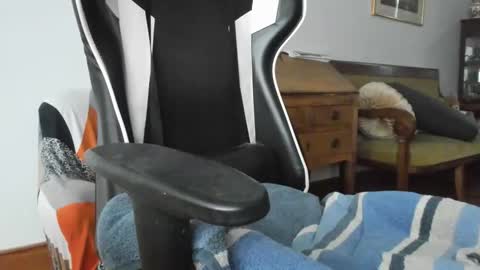 Snapshot of luckydrakex chatting on 02-08-26, 04:43 Lucky online show from 02-08-26, 04:43