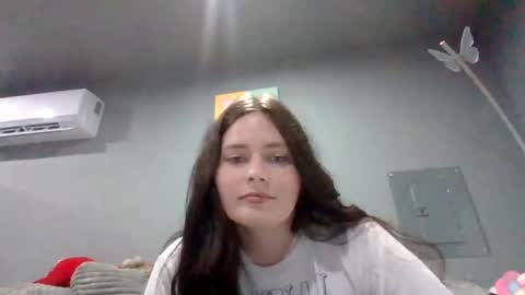 Snapshot of luckygirl96 chatting on 09-21-25, 04:41 luckygirl96 online show from 09-21-25, 04:41