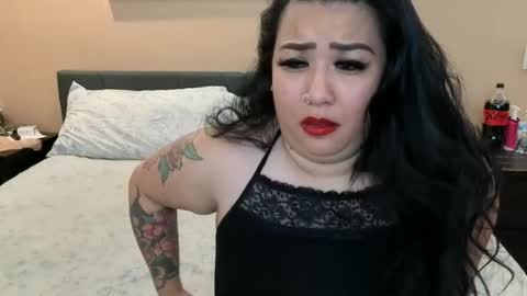 Snapshot of luckylee1992 chatting on 06-17-26, 02:25 luckylee1992 online show from 06-17-26, 02:25