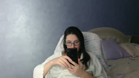 Snapshot of luckylinda23 chatting on 01-09-25, 05:11 luckylinda23 online show from 01-09-25, 05:11