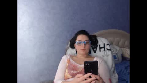 Snapshot of luckylinda23 chatting on 02-06-25, 07:29 luckylinda23 online show from 02-06-25, 07:29