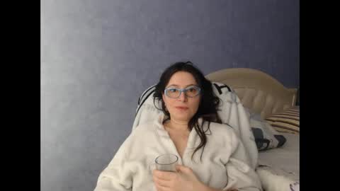Snapshot of luckylinda23 chatting on 02-10-25, 11:46 luckylinda23 online show from 02-10-25, 11:46
