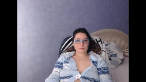 Snapshot of luckylinda23 chatting on 02-10-25, 06:24 luckylinda23 online show from 02-10-25, 06:24