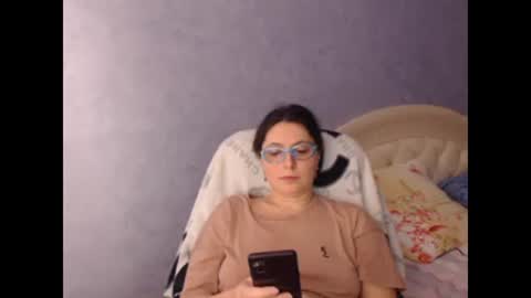 Snapshot of luckylinda23 chatting on 02-21-25, 06:26 luckylinda23 online show from 02-21-25, 06:26